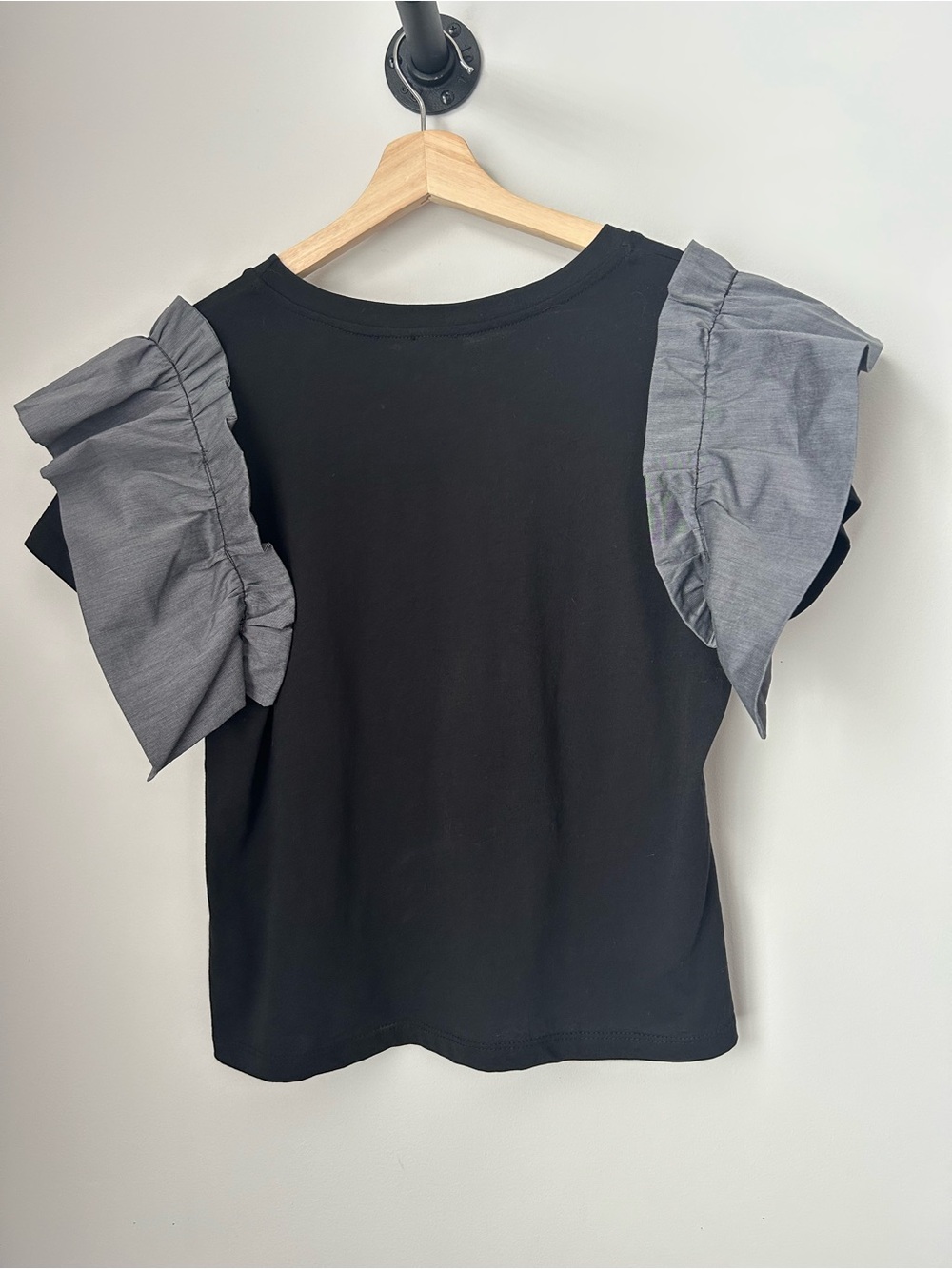 NÜ Ruffle Sleeve Tee - Picture 2 of 5
